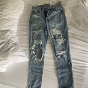 Highest rise mom jean distressed NWT